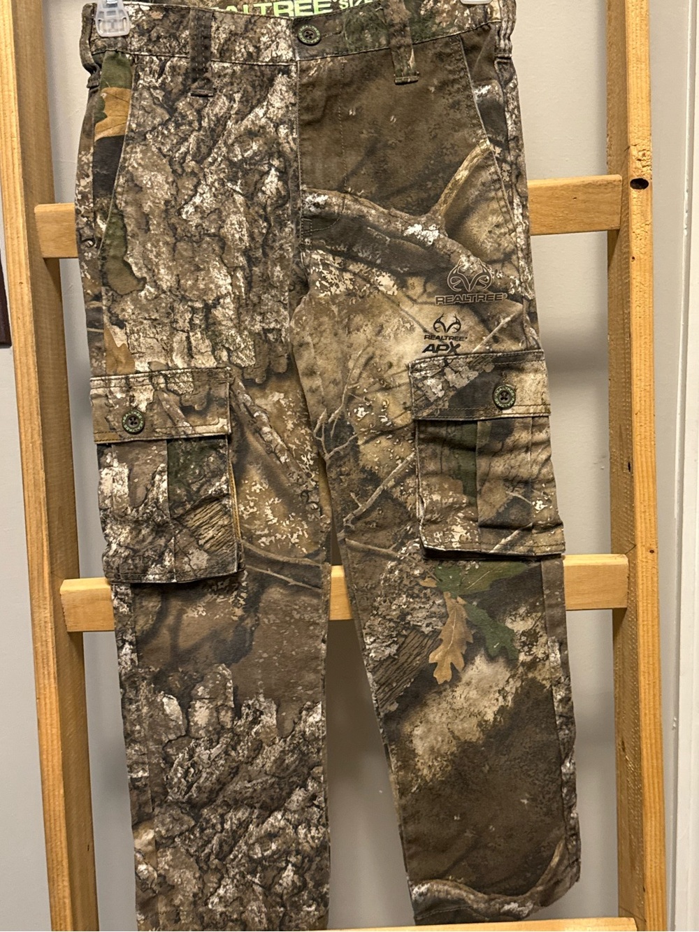 Realtree APX Realtree Camo Cargo Pants in Brown and Green - Picture 15 of 16
